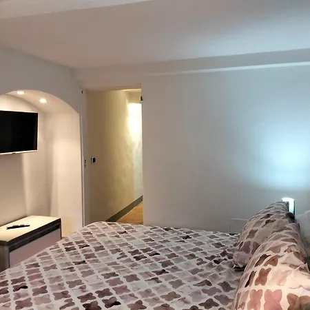 Palazzo Reali Apartment- Matrimoniale Con Bagno Privato *